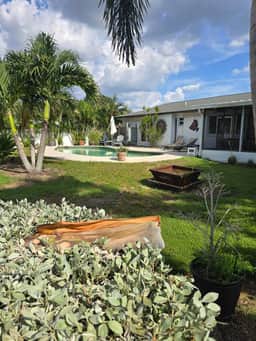 Pool-Waterfront-Pet Friendly