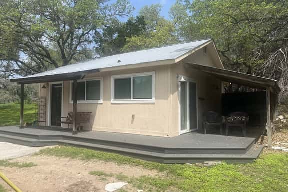 Peaceful Austin Hill Country Casita - Image 1