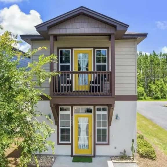 Cozy 3-bedroom house 5 min drive to the beach - Image 1
